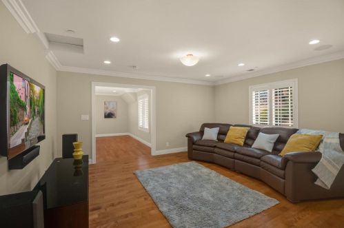 18660 Castle Lake Dr, Morgan Hill CA  95037-9472 exterior