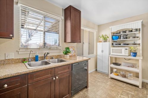 16193 Colina St, Victorville CA  92395-3610 exterior