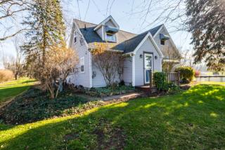4510 Meese Rd, Fairhope, OH 44641-9139