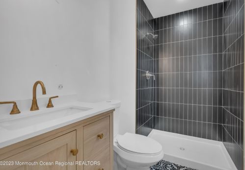 16 Jetty Ct, Bricktown NJ  08723-7225 exterior