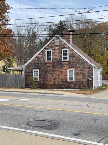751 Central Ave, Dover, NH 03820-3404