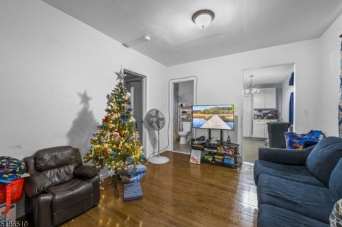 287 Sanford St, East Orange NJ  07018-1018 exterior