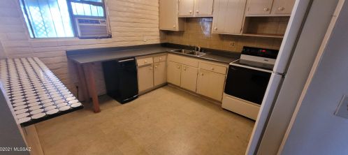 8001 Nicaragua Dr, Tucson, AZ 85730-3504