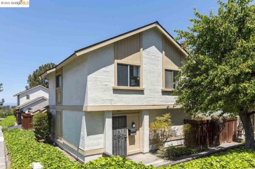 1371 Ridgecrest Rd, Pinole, CA 94564-2127