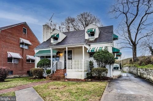 3009 N St, Washington, DC 20019-3404