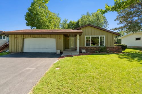 500 Eugene Dr, Lake Geneva, WI 53147-2310
