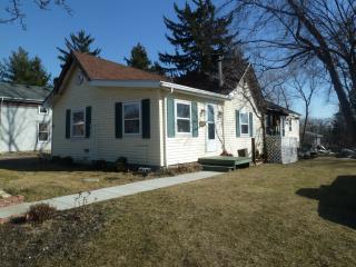 616 Broadway St, Maumee OH  43537-2008 exterior