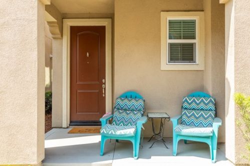 4763 Holly Ave, Long Beach, CA 90805-6717