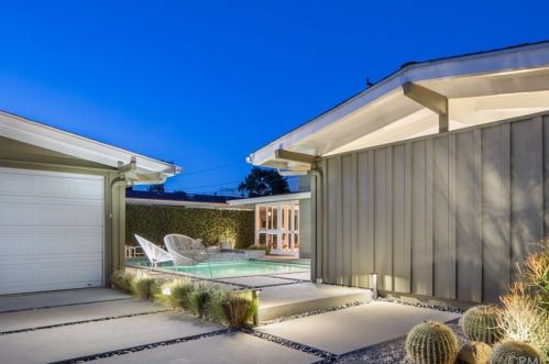 3014 Shipway Ave, Long Beach CA  90808-4327 exterior