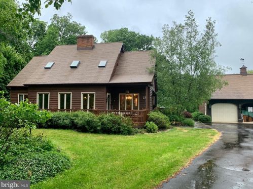 99 Spring Ln, Pipersville, PA 18947-9723