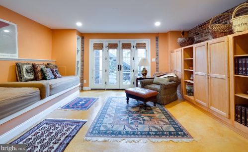 633 A St, Washington DC  20003-1224 exterior