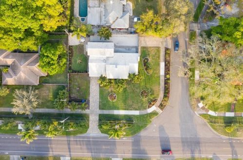 5620 4th St, Saint Petersburg, FL 33703-2254