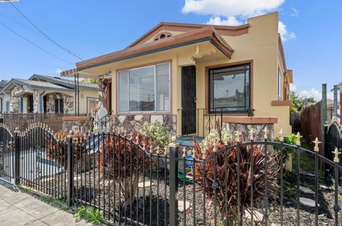 6035 Holway St, Oakland CA  94621-4137 exterior