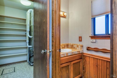 6282 Melita Rd, Santa Rosa, CA 95409-5700
