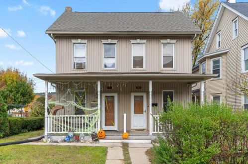 527 Lehigh Ave, Palmerton PA  18071-1914 exterior