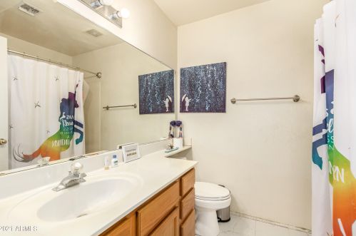 501 Sunrise Dr, Gilbert AZ  85233-6732 exterior