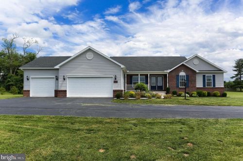 50 Melissa Ct, Littlestown, PA 17340-9245