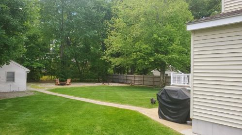 27 Roy St, Nashua, NH 03060-4841
