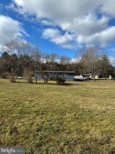 64 River Lakes Dr, Strasburg VA  22657-5201 exterior