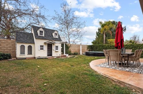 28423 Connick Pl, Santa Clarita CA  91350-1991 exterior