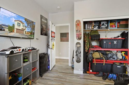 211 Emory Oak Pl, Lathrop CA  95330-8527 exterior