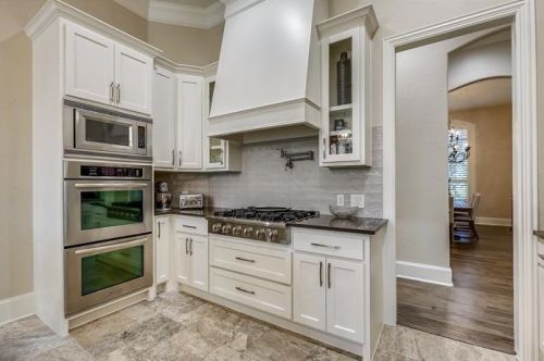 4700 Tour 18 Dr, Lewisville TX  75022-6450 exterior
