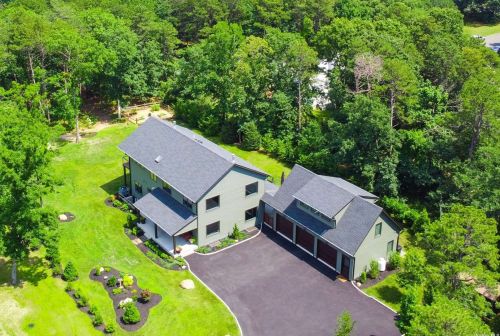 15 Helme Ave, Miller Place, NY 11764-3249