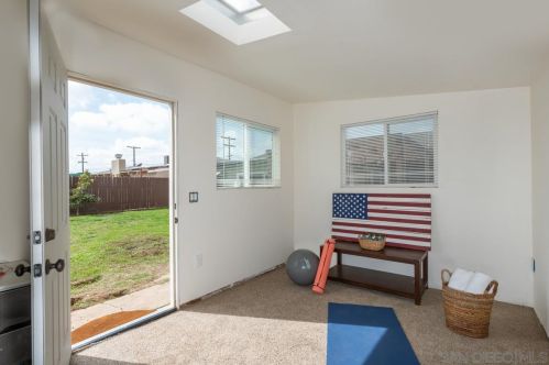 3089 Greyling Dr, San Diego CA 92123-2939 exterior