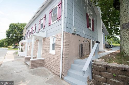 339 Wayne St, Molino, PA 17961-2309
