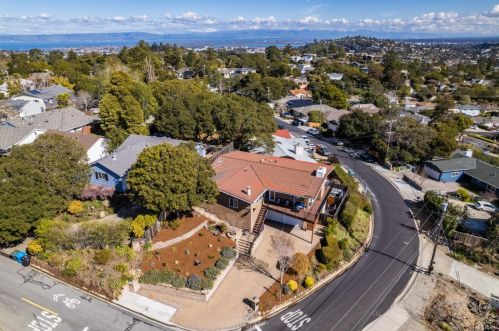 2440 Lincoln Ave, Belmont CA  94002-1424 exterior