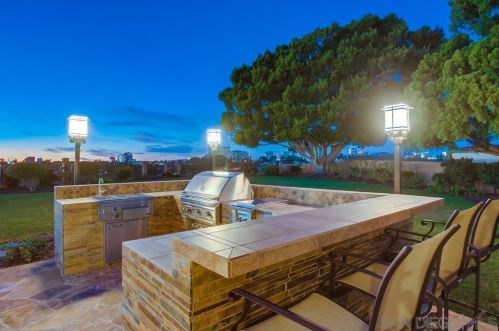 7060 Dennison St, San Diego CA 92122-2431 exterior