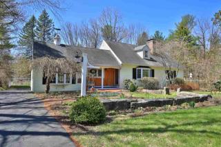49 Herrick Ave, Bethlehem, NY 12054-1119