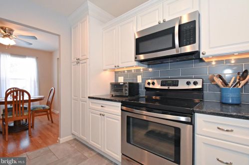 1109 Harbour Dr, Palmyra NJ 08065-2218 exterior