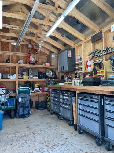 3367 Weatherford Ct, Simi Valley CA  93063-1328 exterior