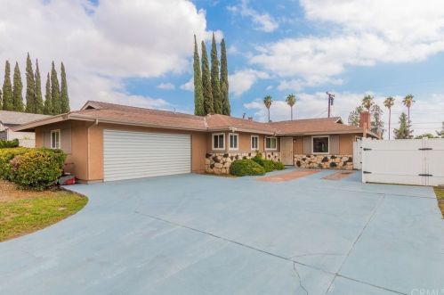 26001 28th St, San Bernardino, CA 92404-3503