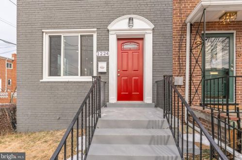 1224 Farragut Pl, Washington, DC 20017-2816