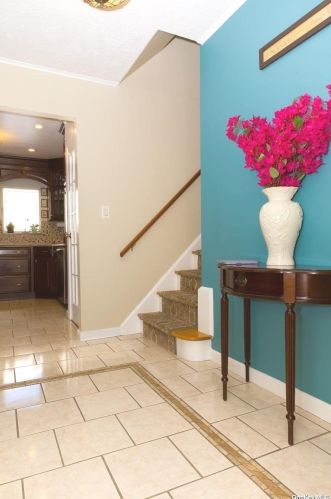 188 Anchor Ave, Rockville Centre, NY 11572-3008