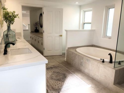 320 Rossmore Dr, Oxnard CA  93035-4465 exterior