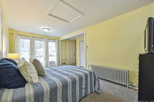 141 Cedarhurst Ln, Milford CT  06461-2721 exterior