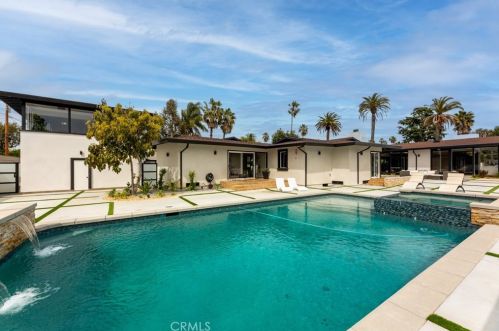 3841 Pacific Ave, Long Beach CA  90807-3227 exterior