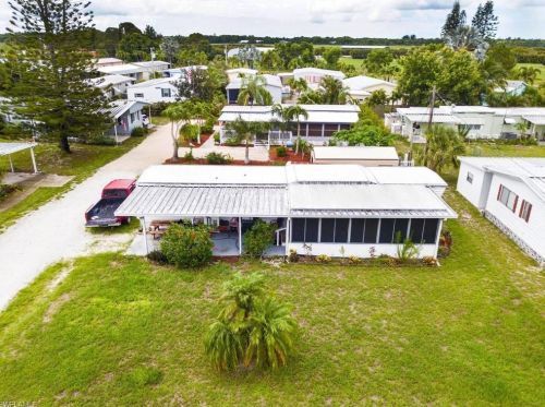 4743 Sandpiper Dr, Saint James City FL  33956-2810 exterior