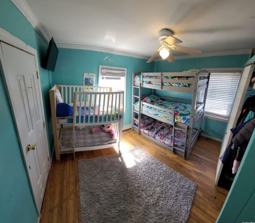 12 Jamaica Ave, Wheatley Heights NY  11798-2723 exterior