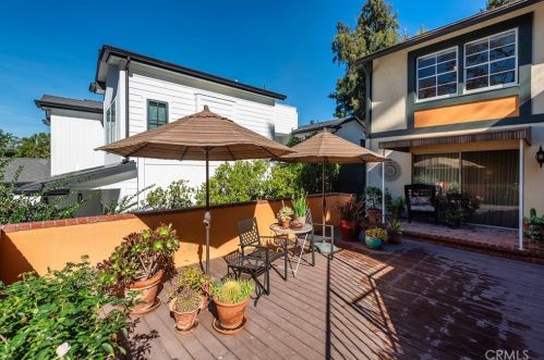 3870 Carpenter Ave, North Hollywood CA  91604-3729 exterior