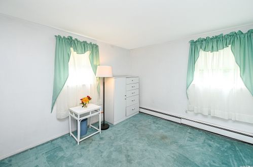 114 Fischer Ave, Islip Terrace NY  11752-2331 exterior