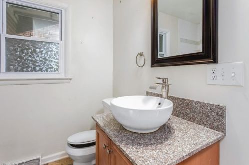 7 Armhurst Ct, Greensboro NC  27405-5911 exterior