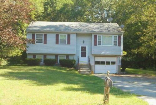 26 Bay Mountain Dr, Norwich, CT 06351-9101