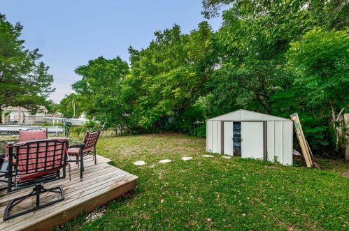 581 Dixie Hwy, Tarpon Springs FL  34689-5718 exterior