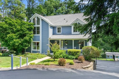 1113 Woodhill Dr, Gibsonia, PA 15044-9231