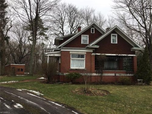 190 Youngstown Hubbard Rd, Hubbard, OH 44425-1930