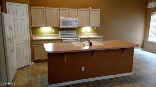 662 Princeton Ave, Gilbert AZ  85233-3230 exterior